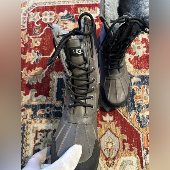 UGG Butte Boots Leather Waterproof Sheepskin Vibram Sole Men’s Size 7.5 Gray - Picture 3 of 16